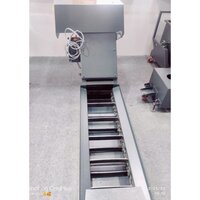 Scraper Type Chip Conveyor - Color: Silver