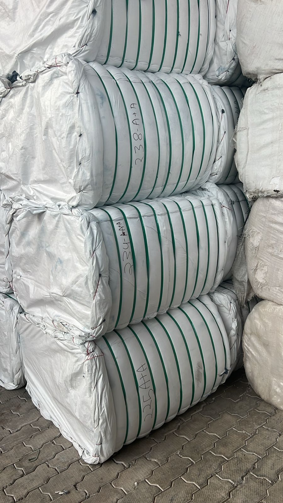 100% Bleached Absorbent Cotton