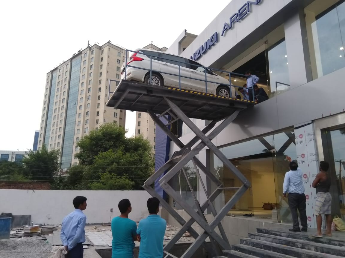 Scissor Lift - Hydraulic Powered, Heavy Duty , Durable Design For Effortless Material Handling