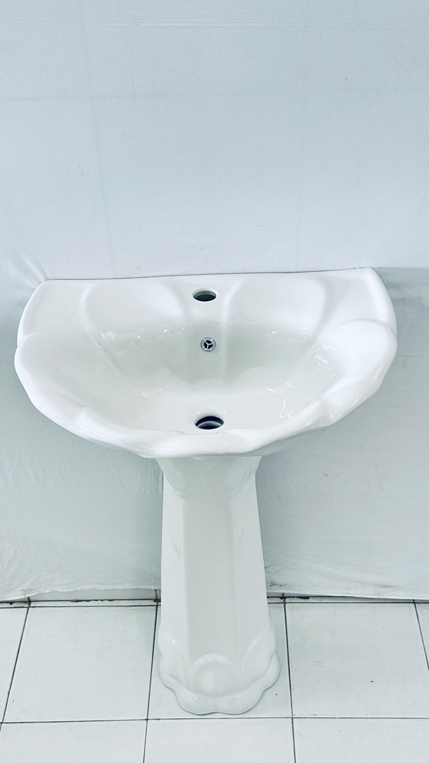 14x18 Inch Repose Wash Basin - Color: White