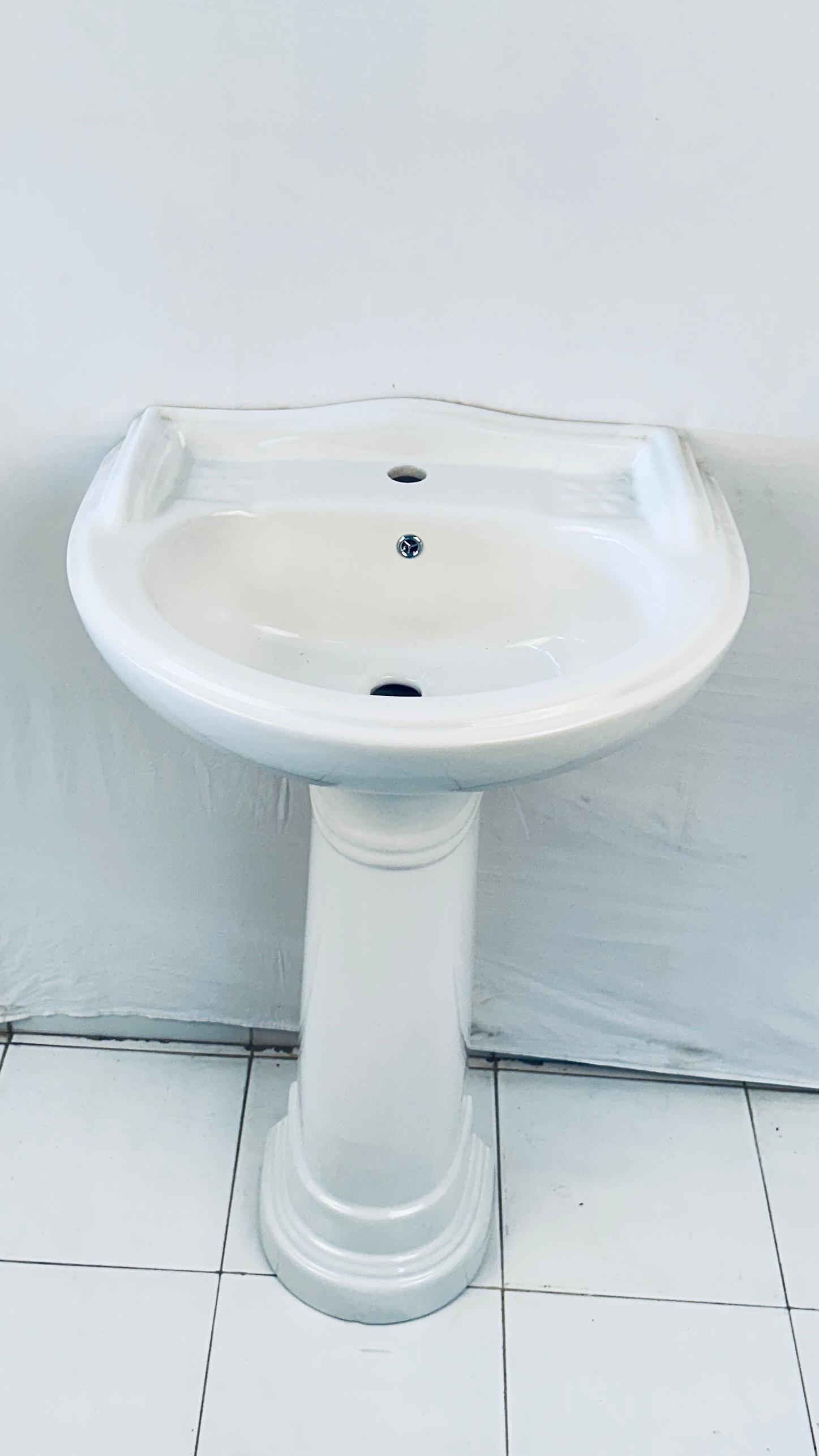 14x18 Inch Repose Wash Basin - Color: White