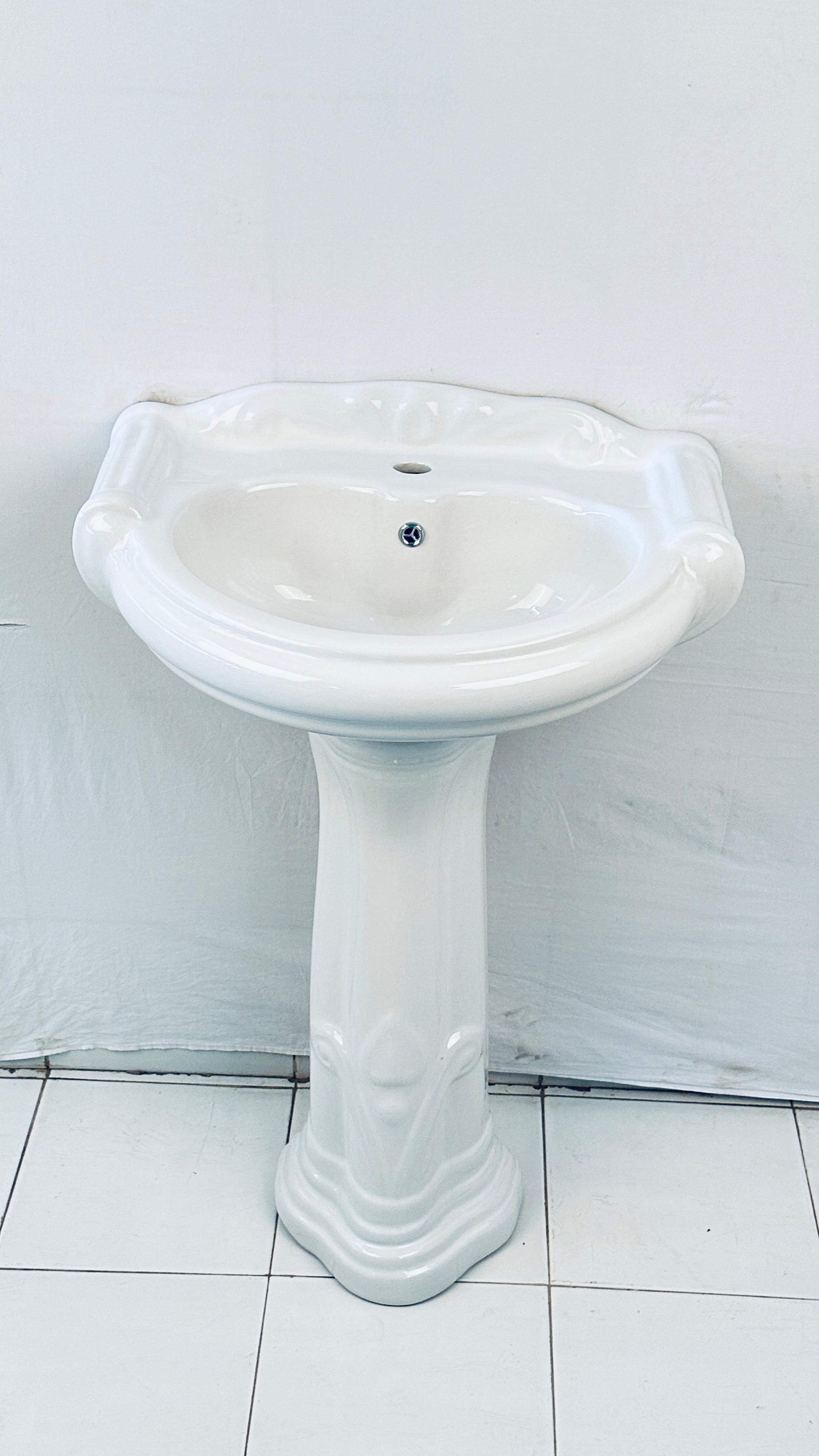 Repose Wash Basin - Color: White