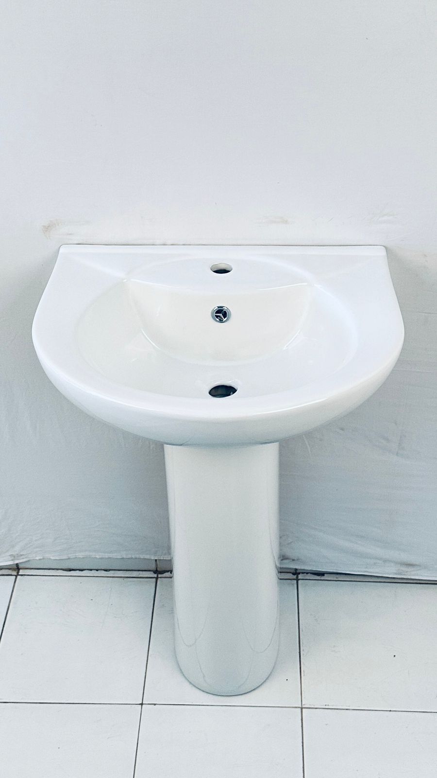 Rediant Wash Basin With Pedestal