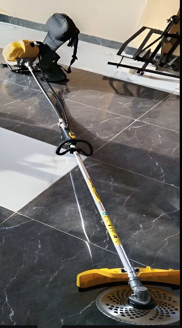 Kisankraft Petrol Operated 2 Stroke Brush Cutter, Kk-bc-555 - 51.7cc Engine, 1.94hp Power, Lightweight, Easy Start, Versatile Attachments, Comfortable Grip