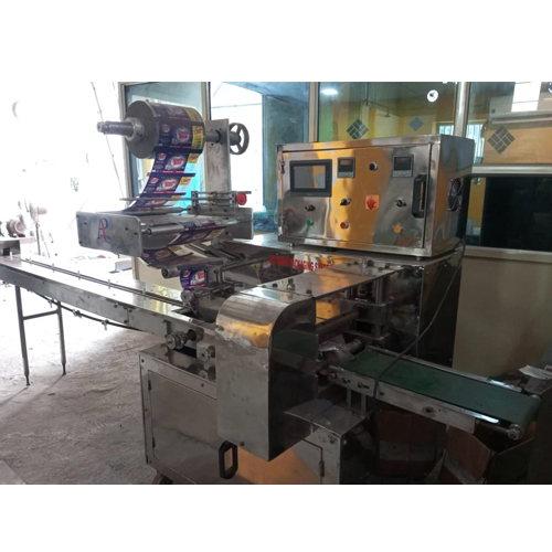 क्षैतिज प्रवाह लपेटने वाली पैकेजिंग मशीन