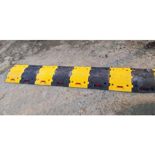 500 X 350 X 50 Mm Rubber Speed Hump - Color: Yellow & Black