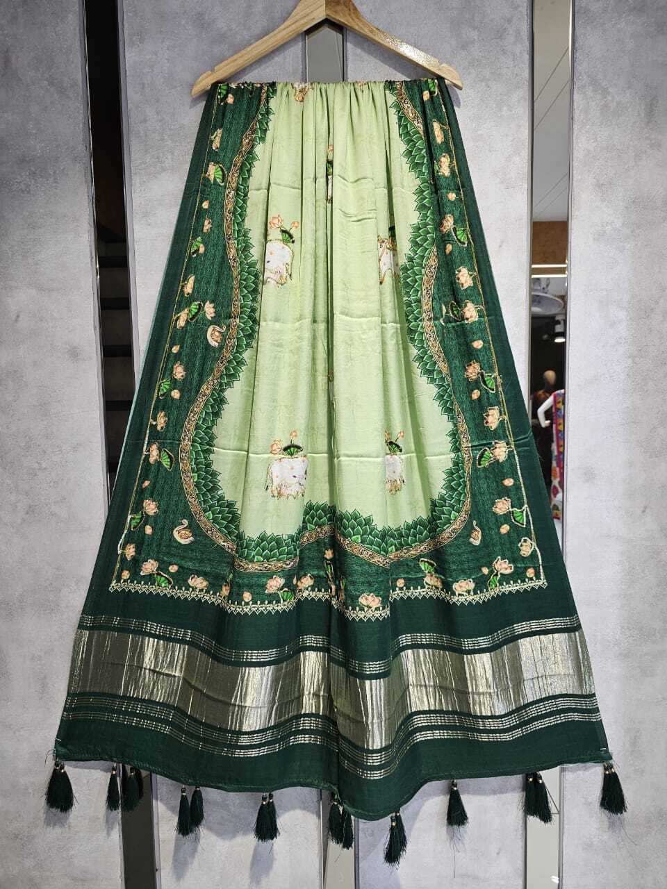 Gajji Silk Dupatta - Attributes: Washable
