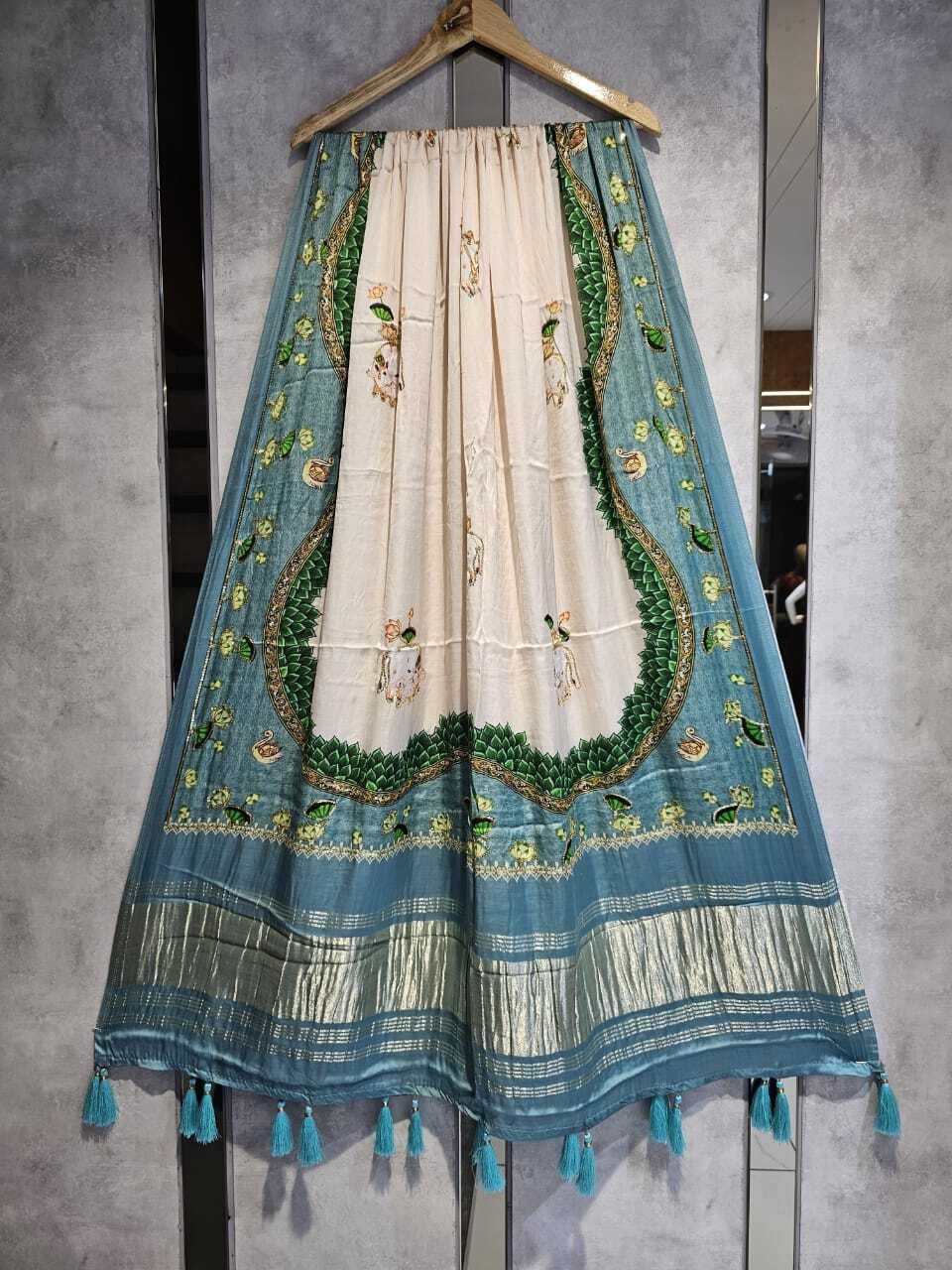 Gajji Silk Dupatta - Attributes: Washable