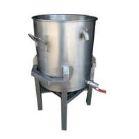 Chicken Scalding Tank - Steel Material, 240v Electric Power | Automatic Cutting Machine In Silver