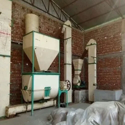 पोल्ट्री फ़ीड बनाने की मशीन - कलसी इंडस्ट्रीज
