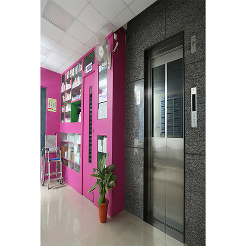 Automatic Hospital Lift - Stainless Steel, Electric AC Drive | Safety Sensor, Overload Holding Stop, Designed for Patient and Staff Transport