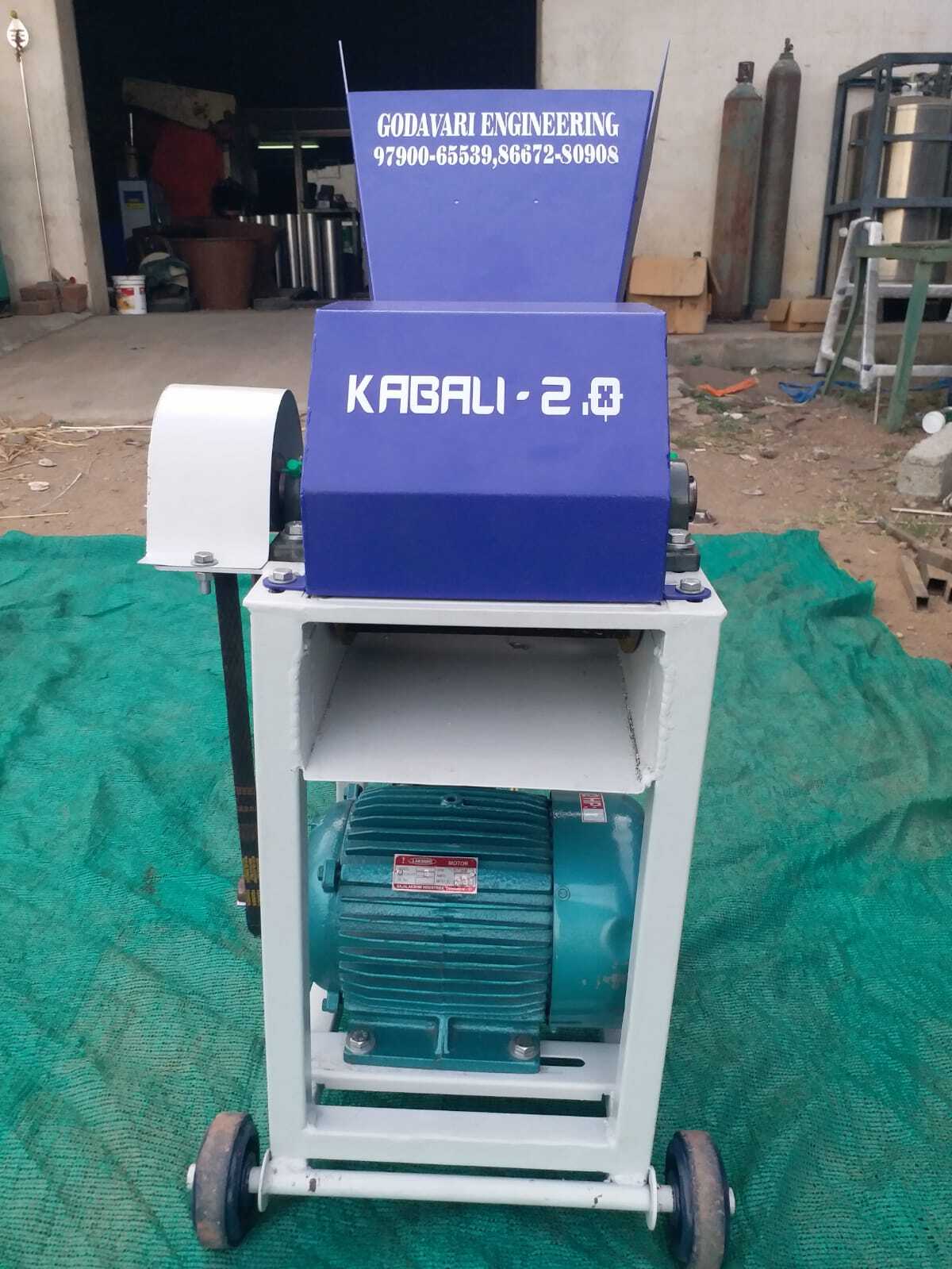 Chaff Cutter Machine - 1.5 Hp Motor, 700-900 Kg/hr Output | 0.5-1 Inch Cutting Size, Three En 31 Blades, Kabali-2.0 Brand
