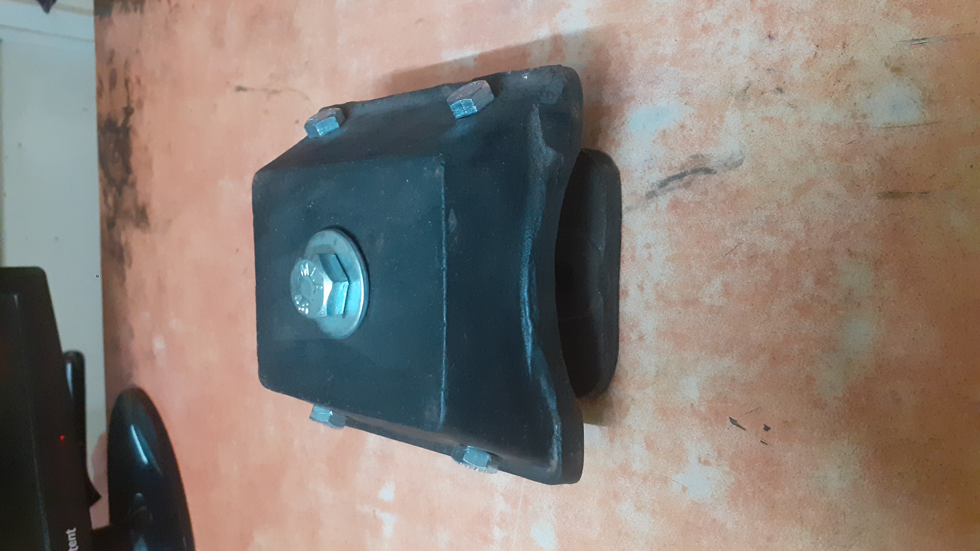 Anti Vibration Rubber Mounting Pad - Color: Black