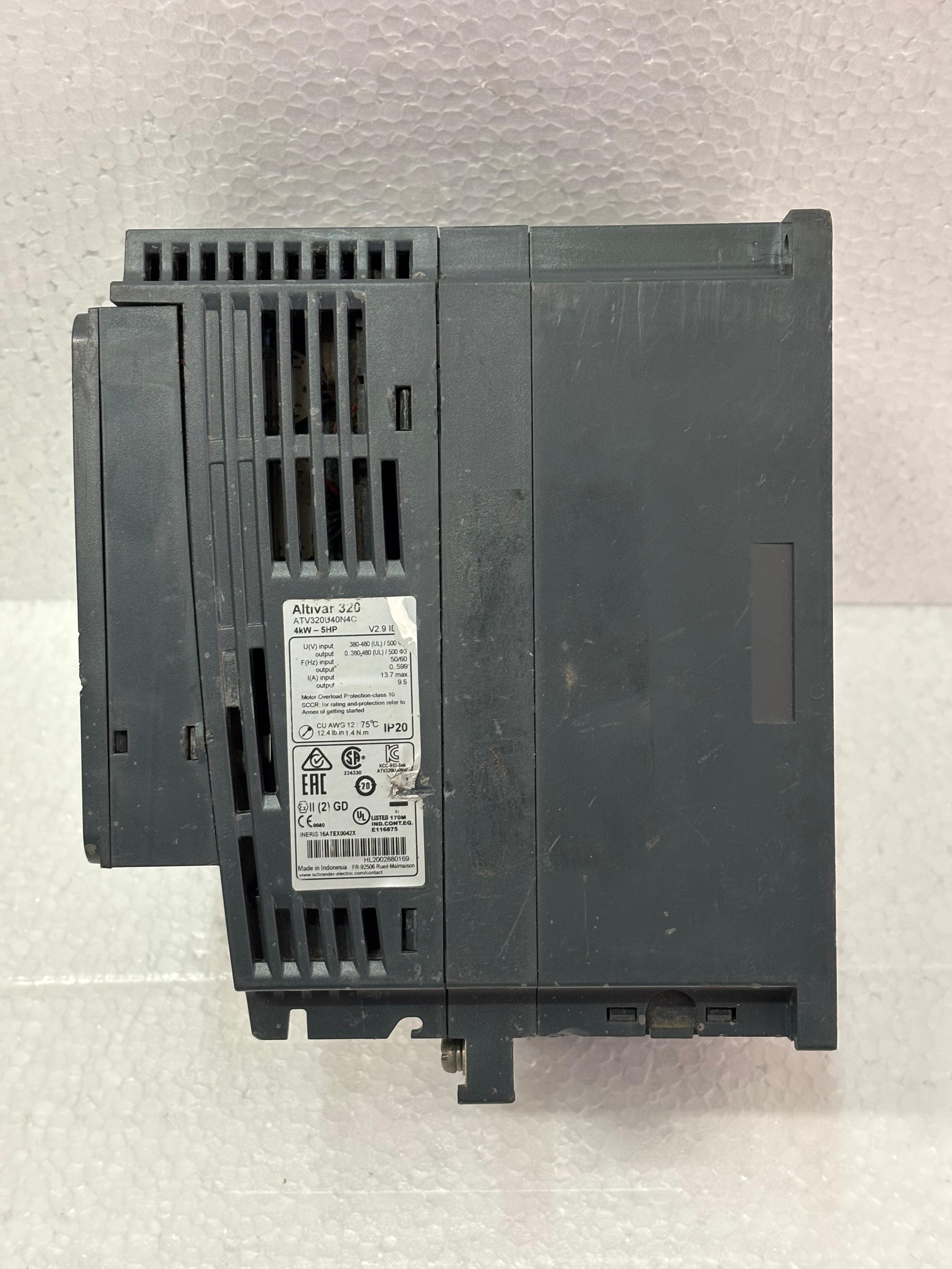 Altivar Machine Atv320 Ref.
