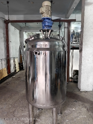 Stainless Steel Liquid Mixing Tank - Application: Industrial