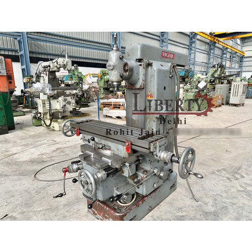 Rigiva Italy Universal Milling Machine - Dimension (L*W*H): 700 Mm X 255 Mm X 425 Mm Millimeter (Mm)