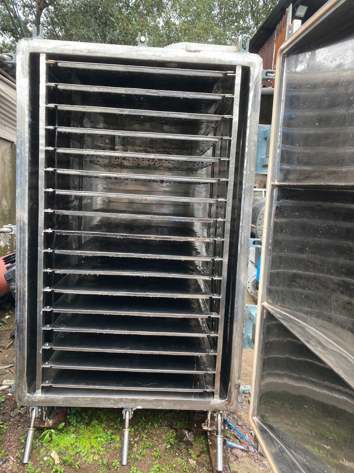 Vacuum Tray Dryer