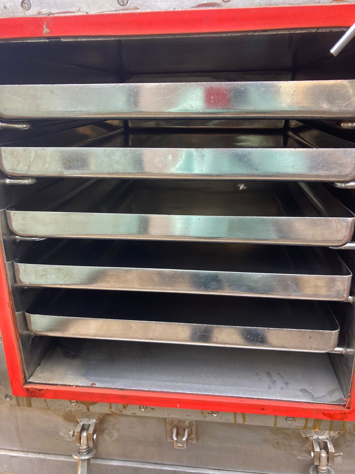 Vacuum Tray Dryer