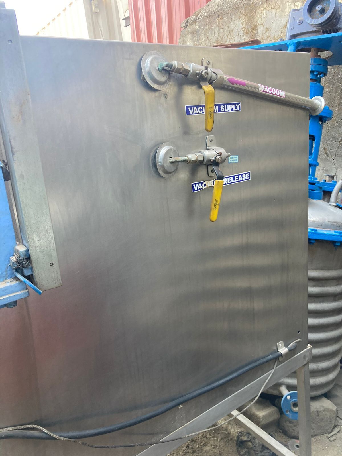 Vacuum Tray Dryer