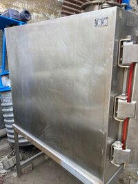 Vacuum Tray Dryer
