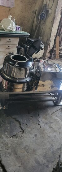 Four Point Centrifuge Machine