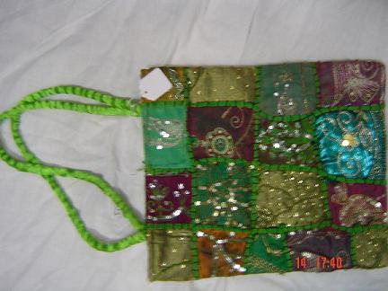 यह उत्पाद उत्कृष्ट गुणवत्ता के साथ बनाया गया है और यह लंबे समय तक चलने के लिए डिज़ाइन किया गया है। यह आपको बेहतर प्रदर्शन और पेशेवर अनुभव प्रदान करता है।