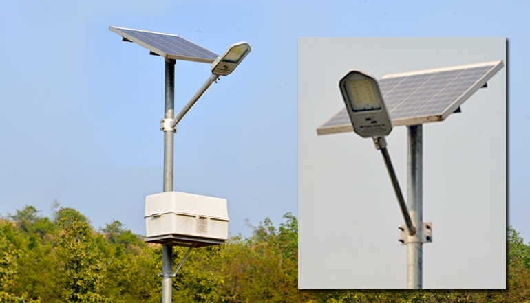 12W Solar Street Light - Color: Silver