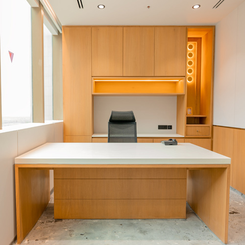 Executive Table - Engineered Wood, 120 Cm Width, Natural Wood & White Color, Ergonomic Design With Storage Drawers, Matte Finish