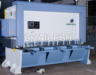 एनसी शीयरिंग मशीन