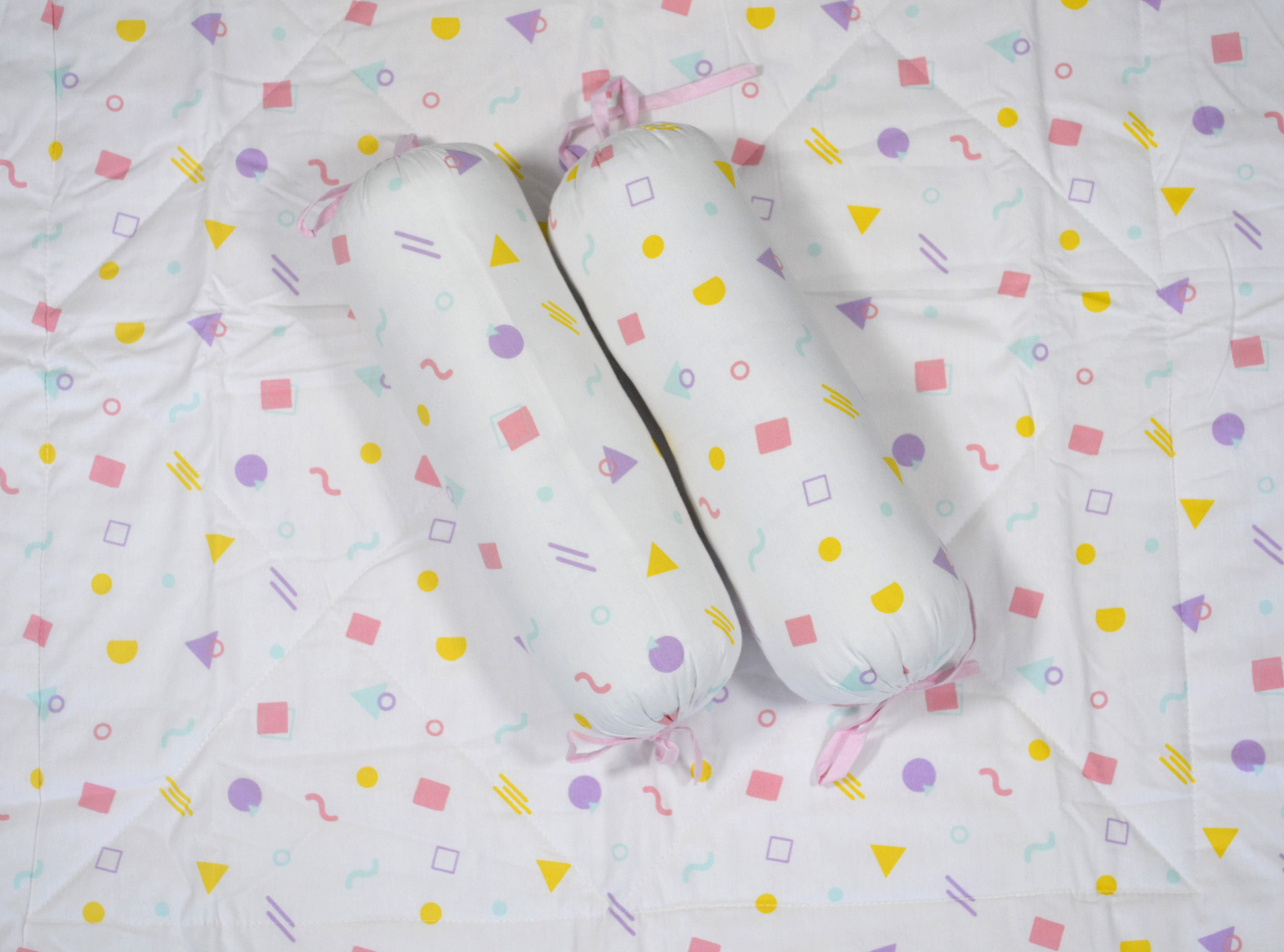Baby New Born Cotton Quilts With Bolsters - Color: White Print