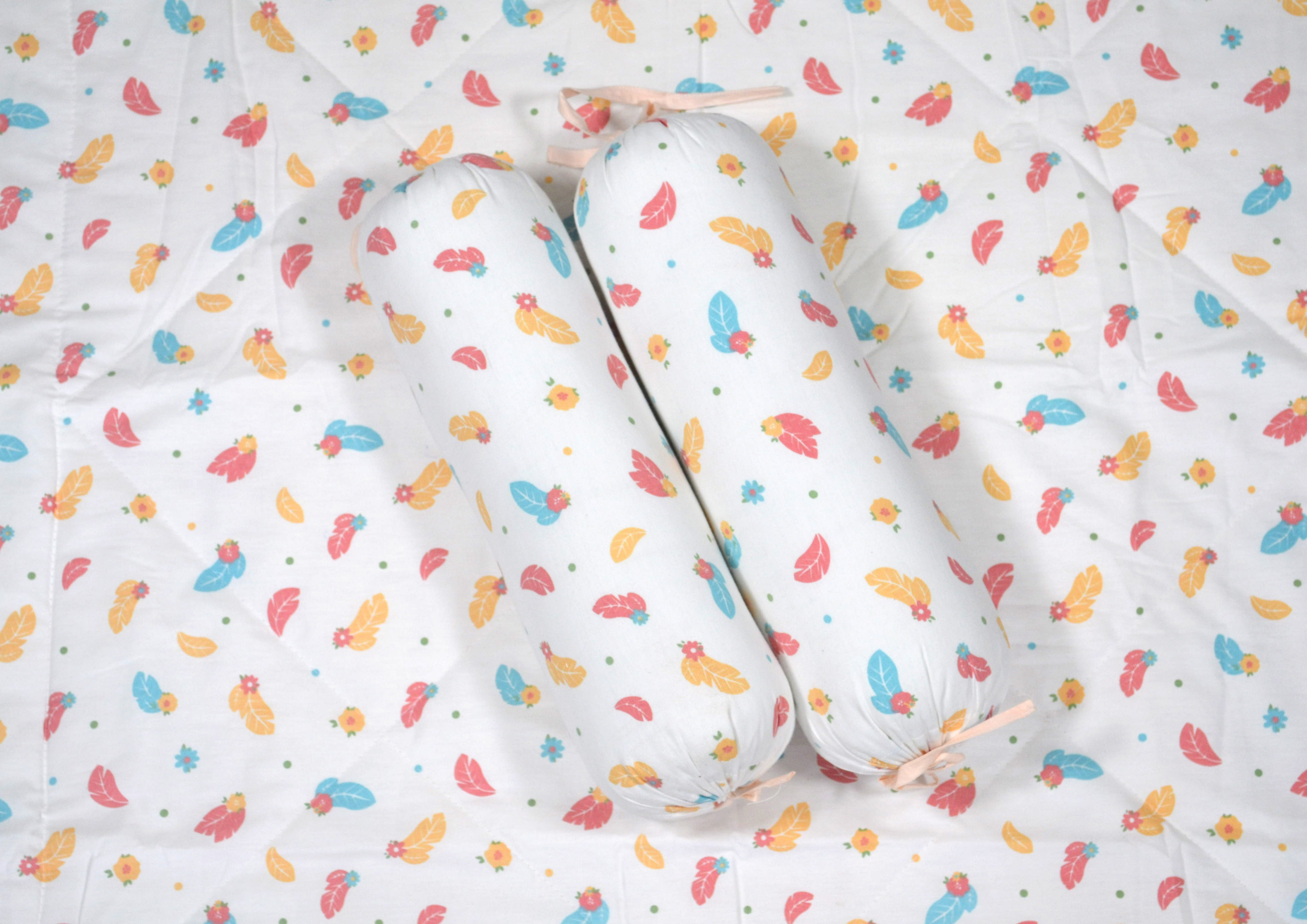 Baby New Born Cotton Quilts With Bolsters - Color: White Print