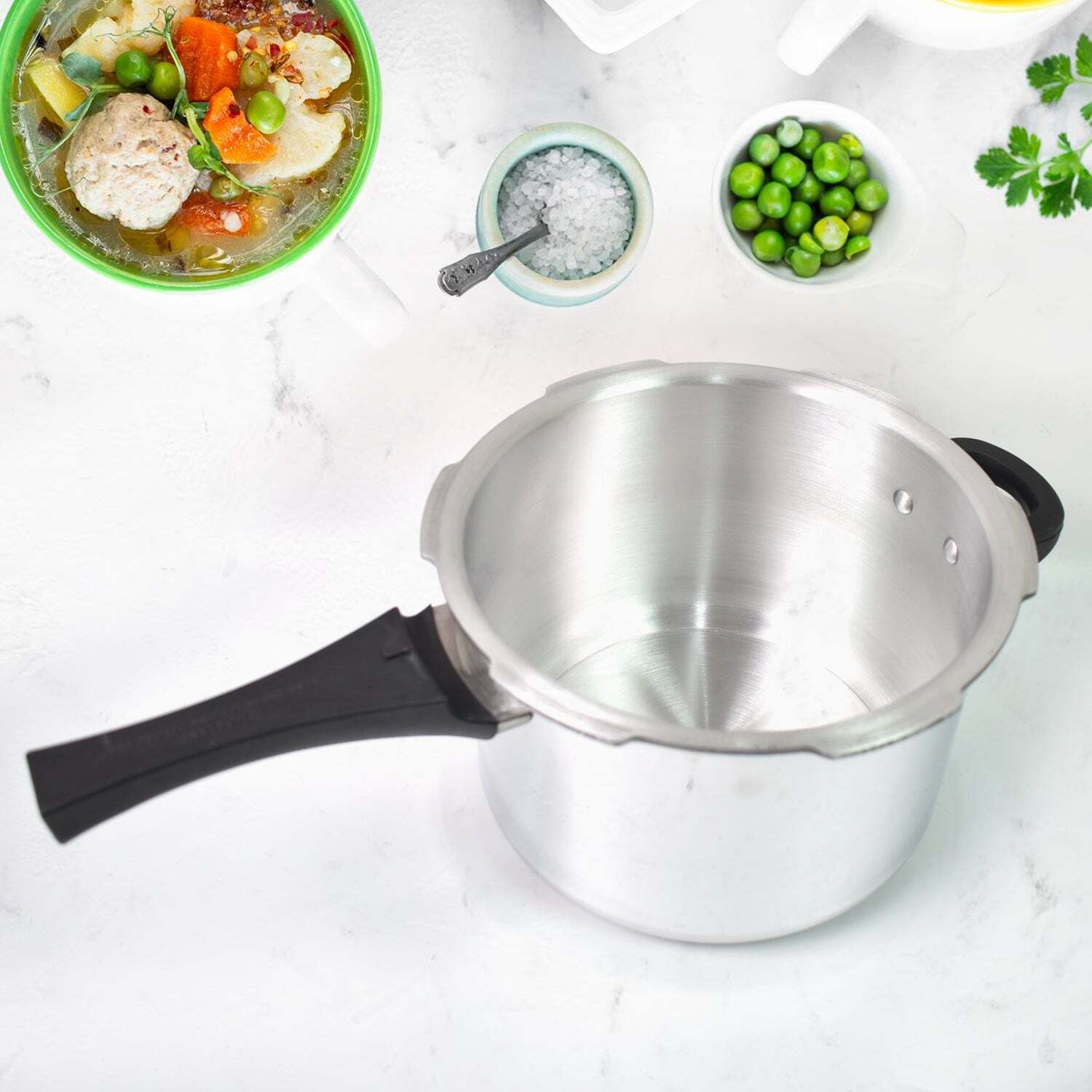 Aluminium Rays Aura Pressure Cookers With Outer Lid