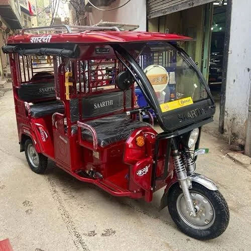 Passenger Auto Rickshaw - 150-200 KM Range, 2-5 Passenger Capacity, Energy-Efficient Rechargeable Batteries, Top Speed of 60 Km/hr, Maximum Comfort and Safety