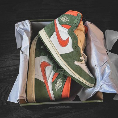 Air Jordan 1 High Retro Og Craft Celadon - Heel Size: Medium