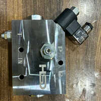 Jcb Rock Breaker Flow Divider Valve - Stainless Steel, Semi-automatic, Matte Black | Precision Cnc Machined, Durable And User-friendly