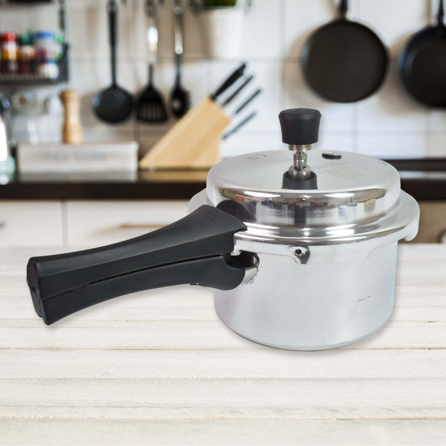 Aluminium Rays Pearl Pressure Cookers With Outer Lids