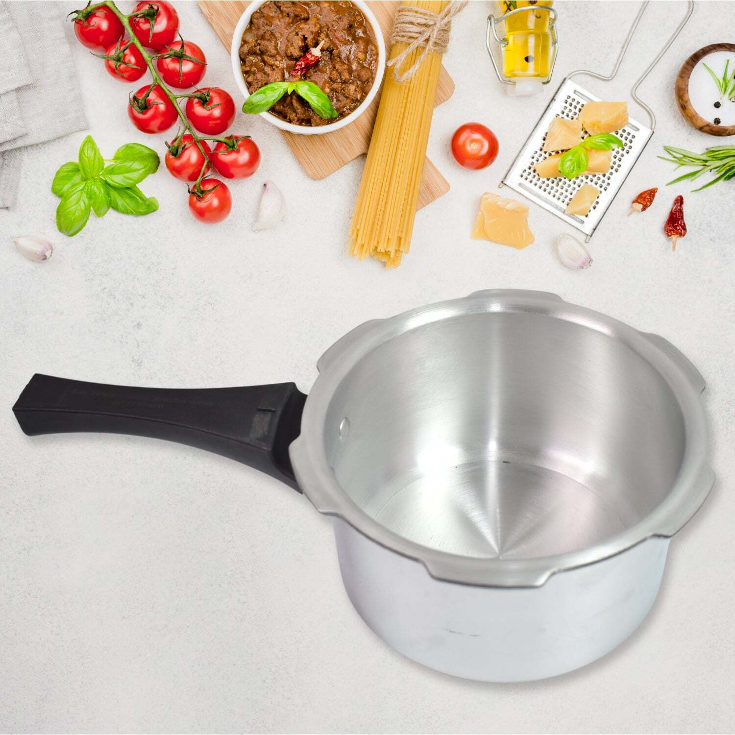 Aluminium Rays Pearl Pressure Cookers With Outer Lids