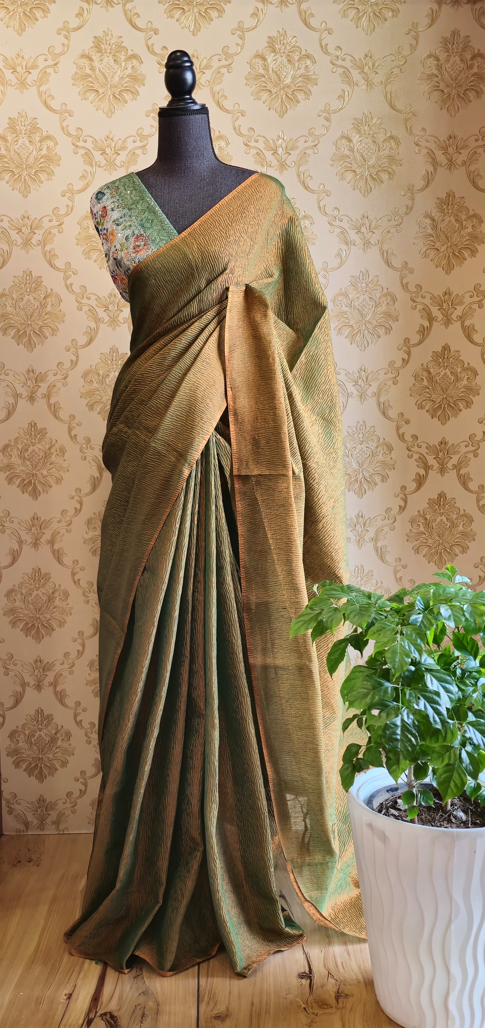 Crush Tissue Sarees - Color: Multi
