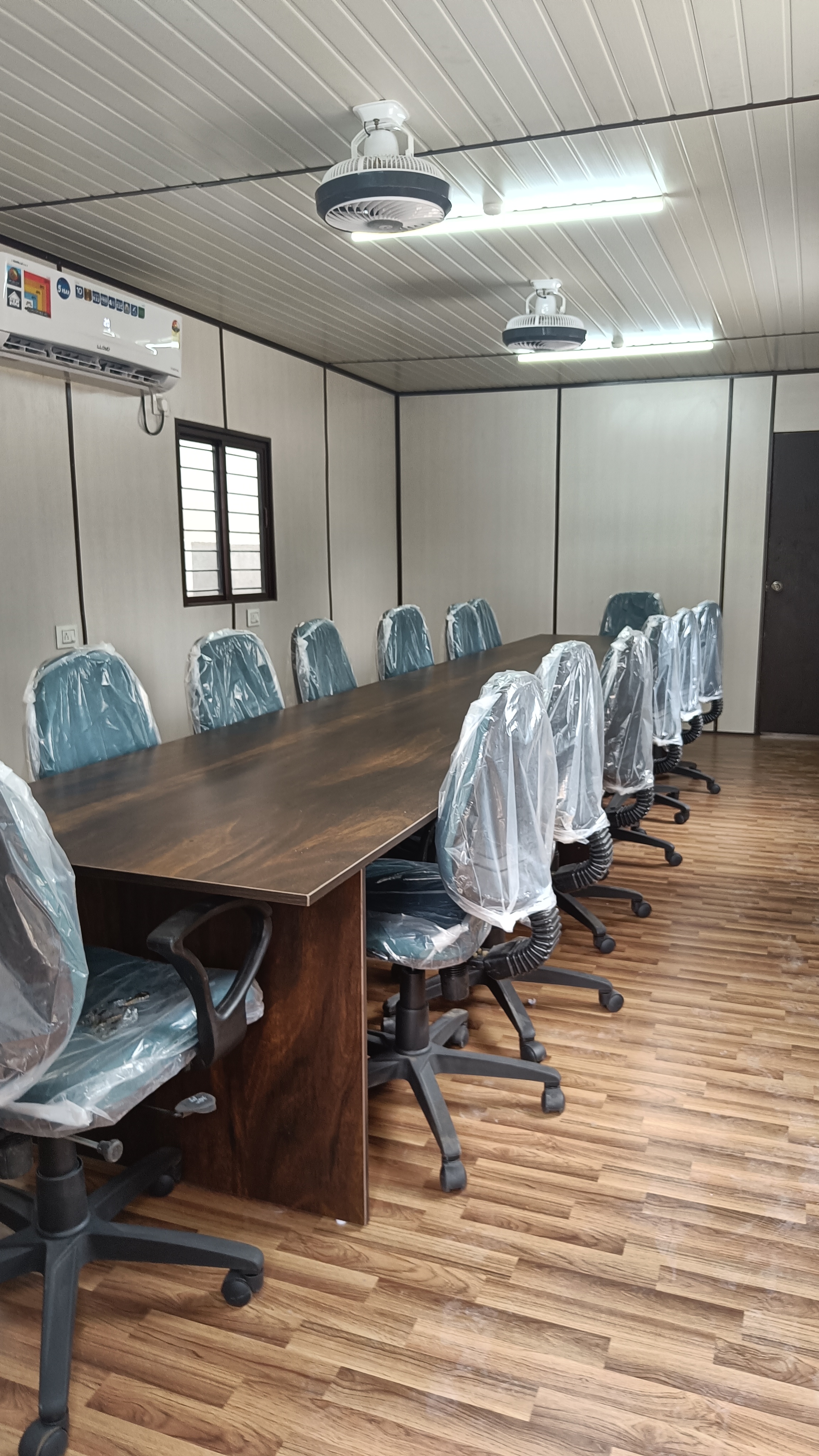 Conference Cabin - Material: Sandwich Panel