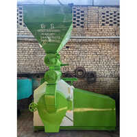 Cattle Poultry Feed Pellet Mill - Capacity: 500 Kg