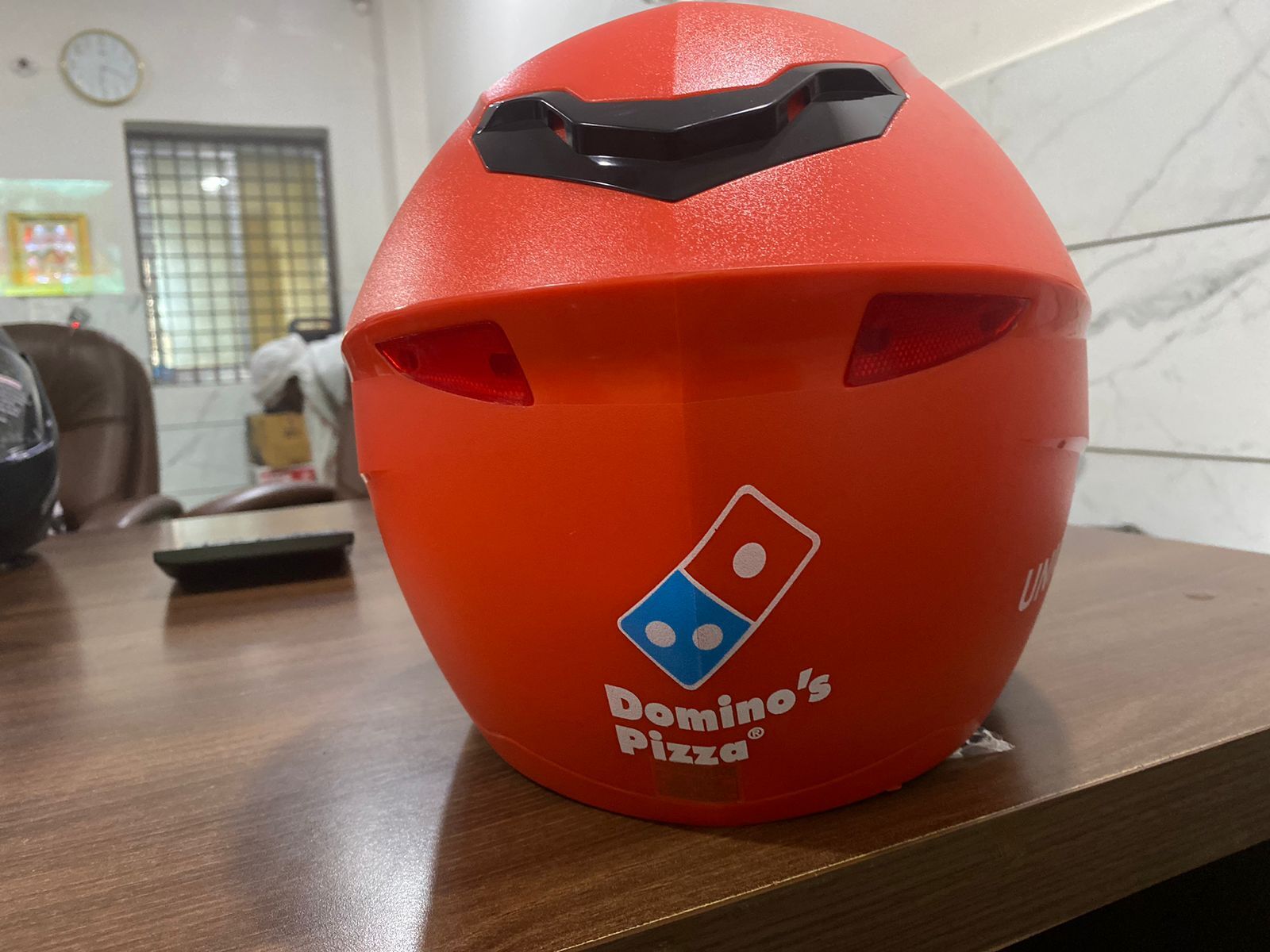 Unique Helmet - Color: Multicolor