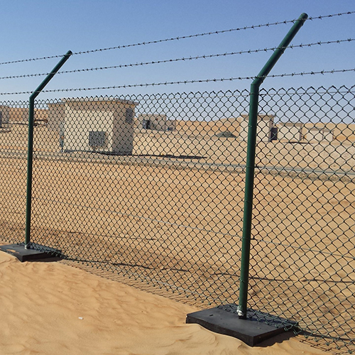 Metal Chain Link Fence - Hot-dipped Galvanized Mild Steel, 8 Ft Height, 50 X 50 Mm Mesh Size, Powder-coated Silver Frame, Durable And Secure Barrier