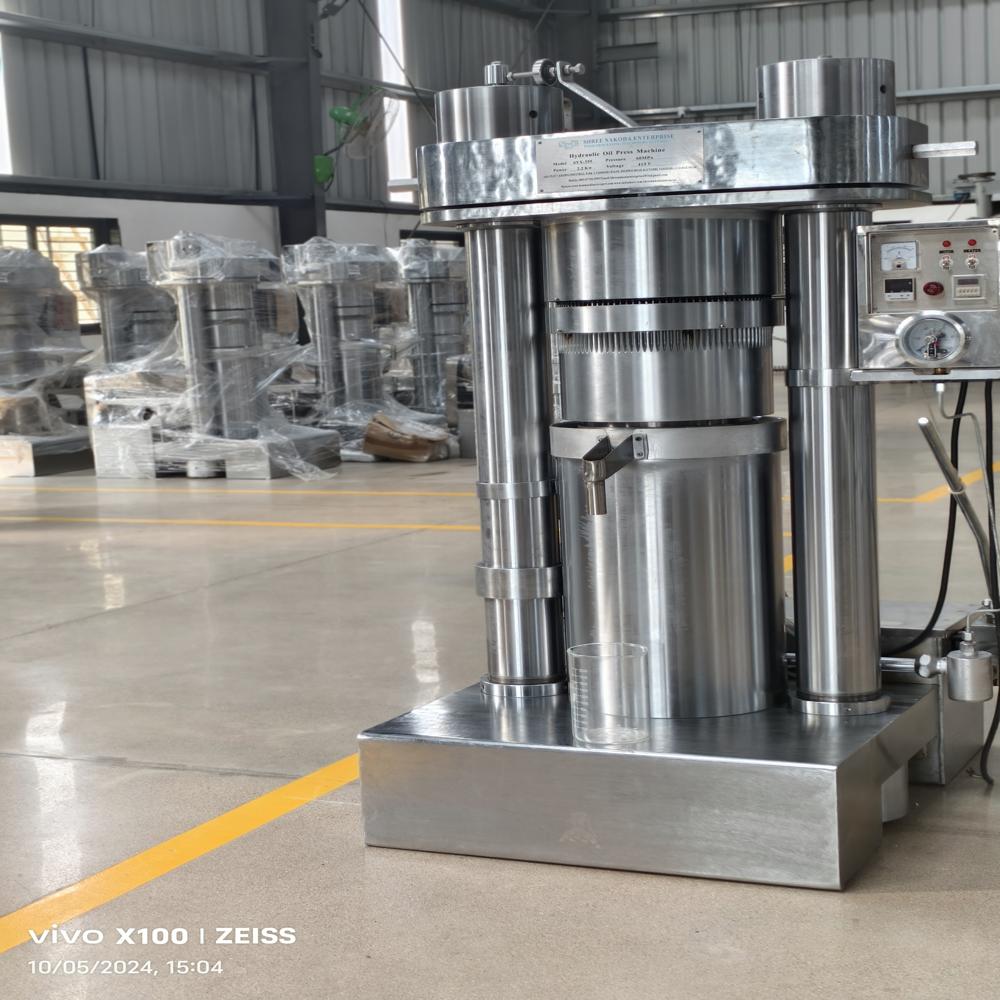 ALMOND COLD PRESS OIL MACHINE