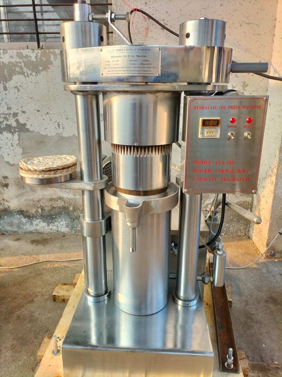 WALNUT COLD PRESS OIL MACHINE 