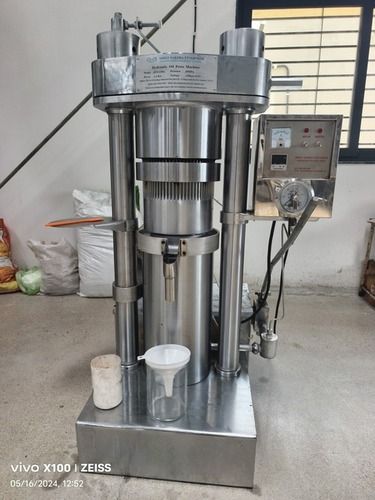 KARANJ  COLD PRESS OIL MACHINE