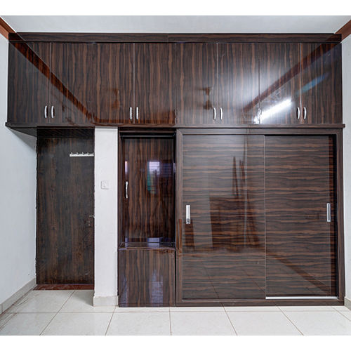 Brown Designer Wooden Wardrobe - Finishing: Polished