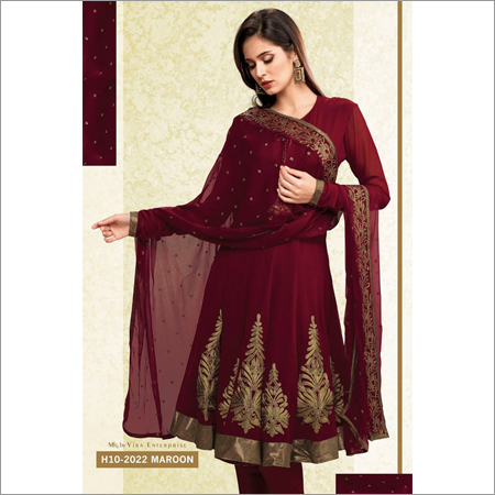 गहरा लाल सलवार कमीज
