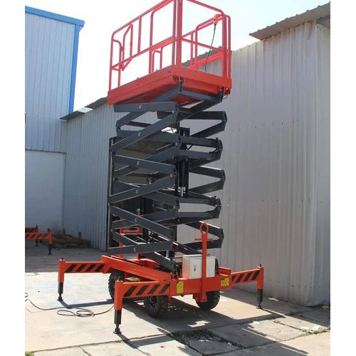 Hydraulic Scissor Lift Self Propelled - Load Capacity: 2000  Kilograms (Kg)