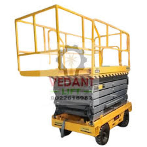 Self Propelled Scissor Lift