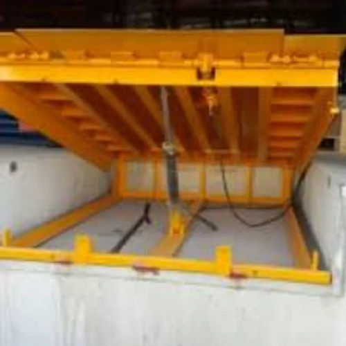 Hydraulic Dock Leveler - Color: Yellow